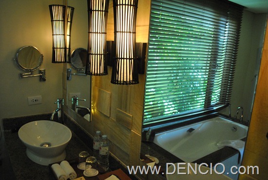 Crimson Resort and Spa Mactan Cebu Rooms 077