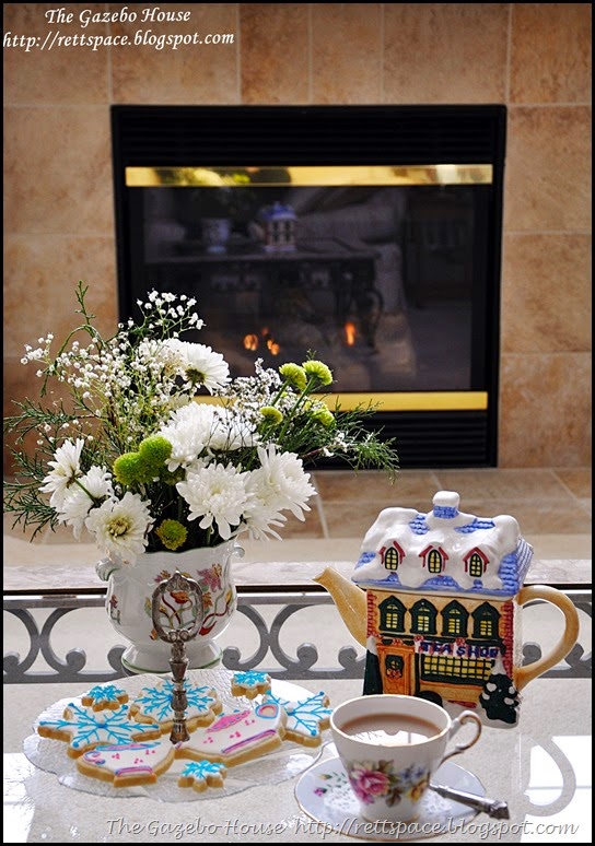 tea & cookies on a snowy day 001 tea & cookies on a snowy day 001