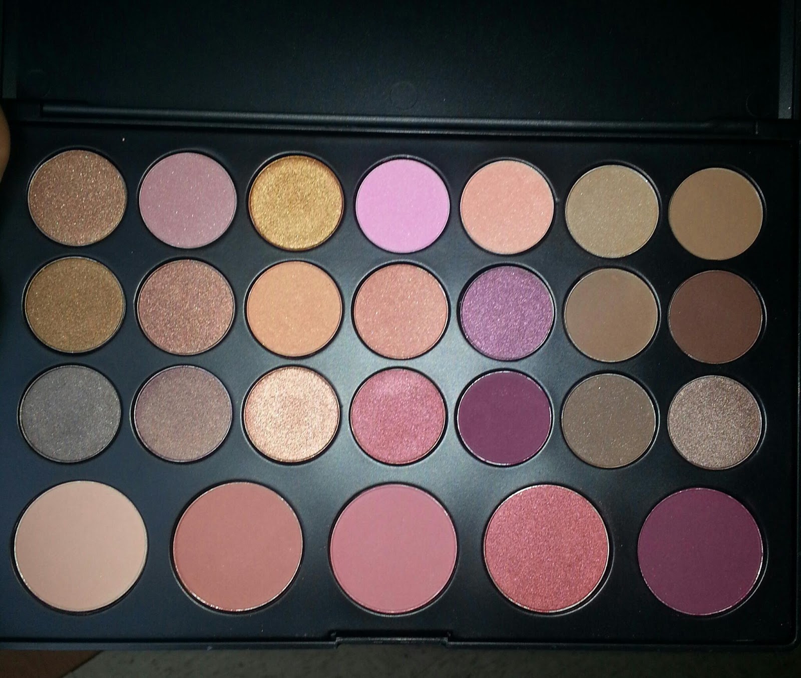 Authentic BH Cosmetics Nouveau Neutrals 26 Eyeshadow and 