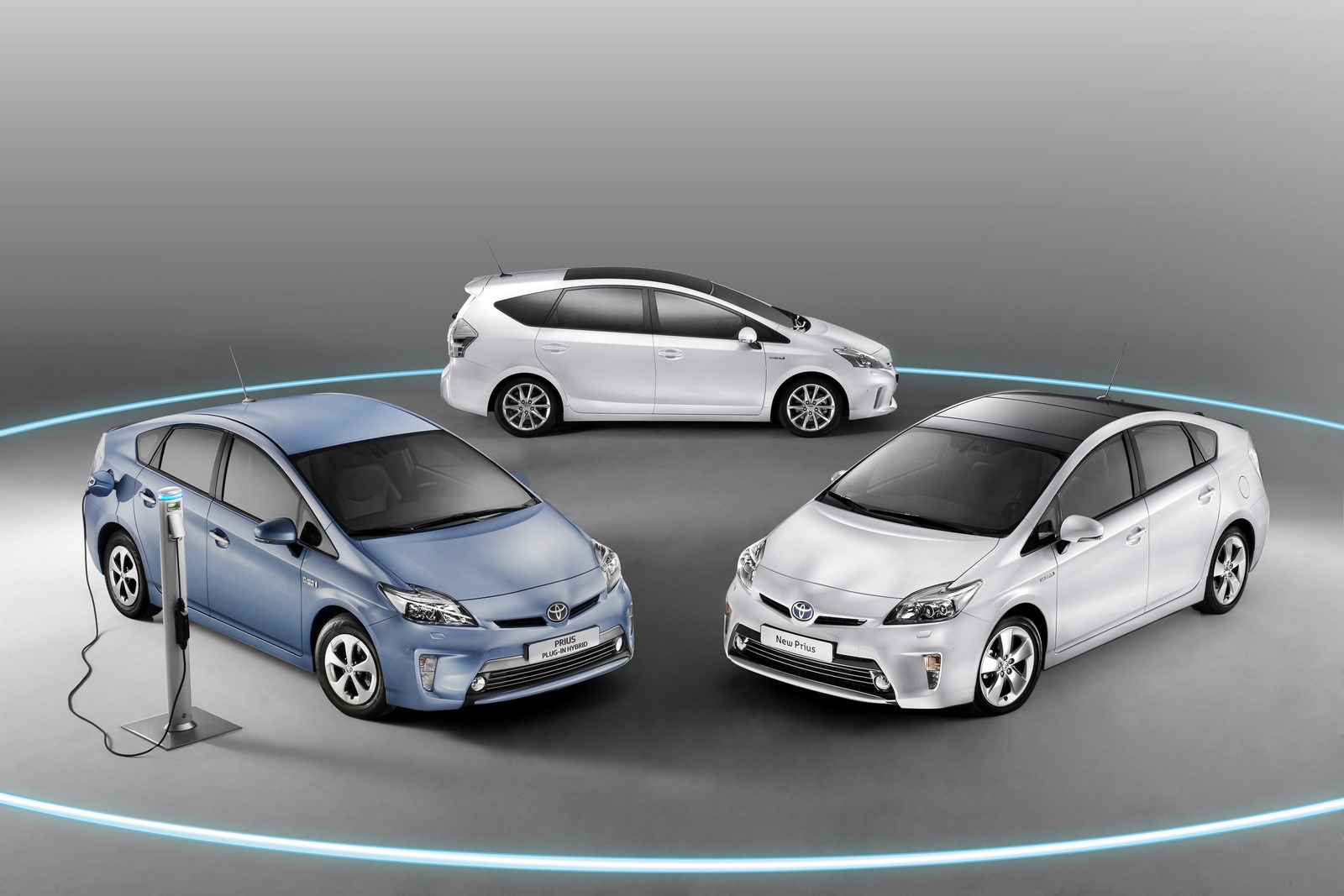 [Toyota-Prius-Family%255B3%255D.jpg]
