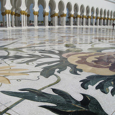 The Sheikh Zayed Bin Sultan Al Nahyan Mosque in Abu Dhabi is the largest mosque in the UAE and the 8th largest mosque in the world. It is named after the first president of the UAE who died in 2004 and is also buried here. Read more: beautifulmosques.com/?p=364<br> © <br>Photo selected by <a href="http://bitofinspiration.com"> bitofinspiration.com</a>. <br>For link to original source visit <a href="http://www.flickr.com/photos/8019586@N08/3454993349" >flickr </a> 3454993349.jpg