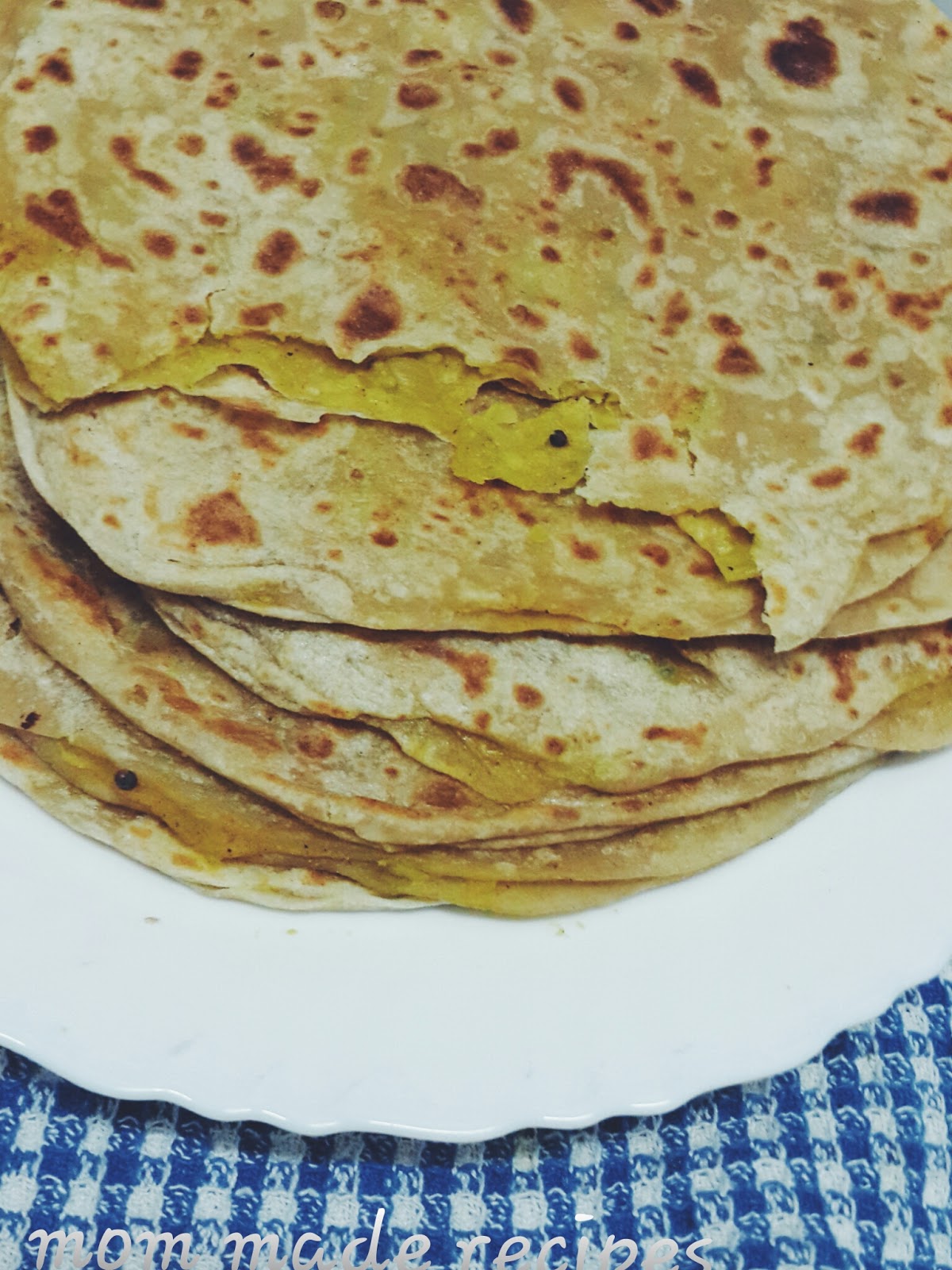 Mom made Recipes Aloo Paratha / Potato flatbread Recipe