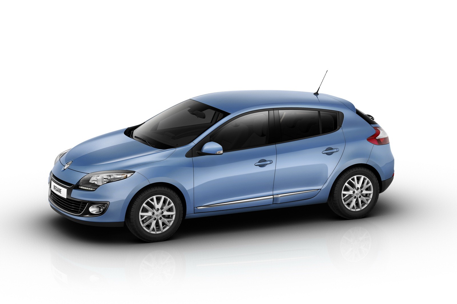 Renault-Megane-15[3].jpg