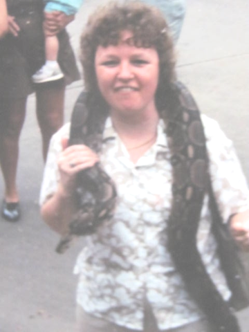 [elaine%2520with%2520boa%2520constrictor%25201987%252Cjpg%255B3%255D.png]