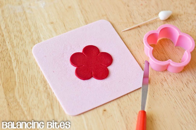 [How%2520to%2520make%2520small%2520gumpaste%2520roses%2520%252820%2529%255B5%255D.jpg]