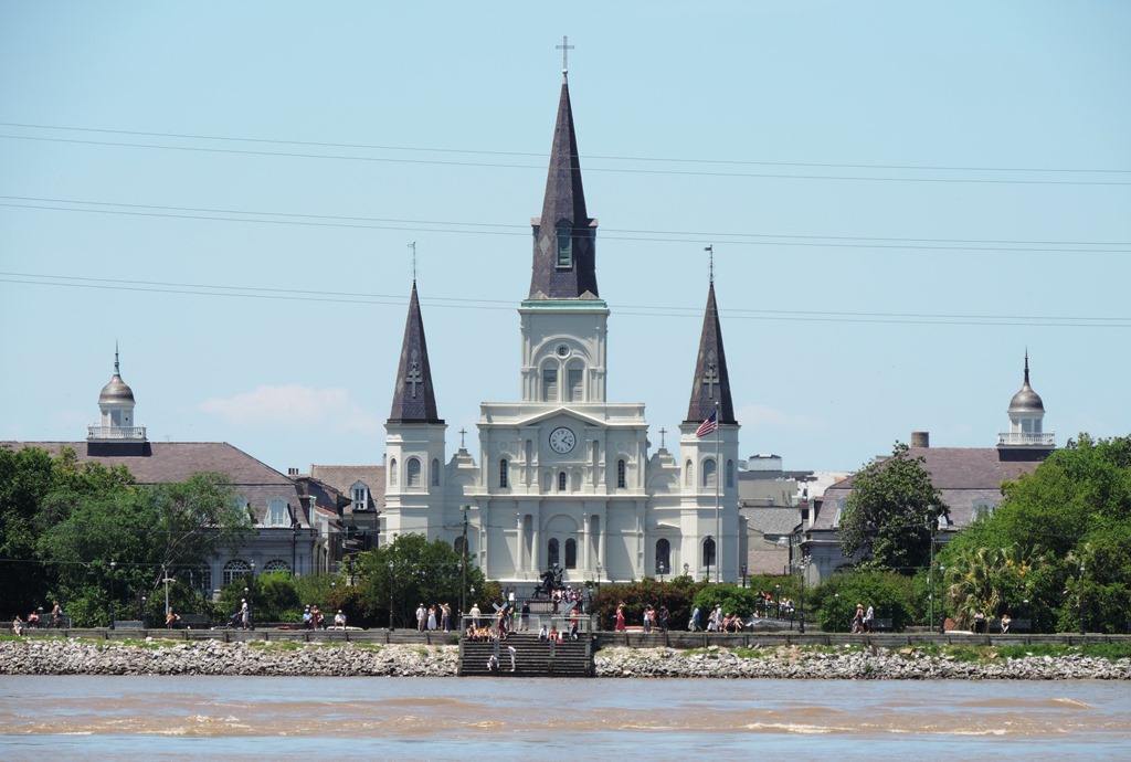 [cathedral%2520view%2520from%2520ferry.jpg]