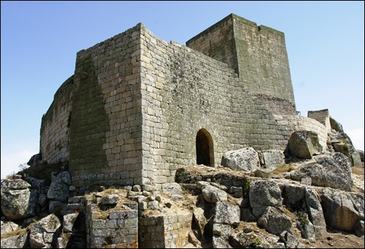 Marialva - Glória Ishizaka -  Castelo 1