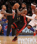 lebron james nba 121102 mia at nyk 01 King James wears 5 Colorways of Nike LeBron X in 6 Games