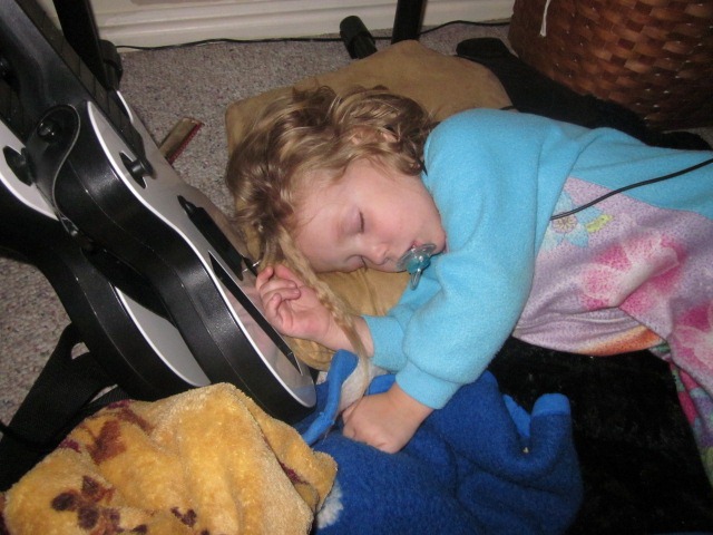 [nov10%2520tired%2520girl%255B5%255D.jpg]