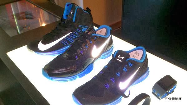 目前只有很少的鞋款可用Nike+ Sport Sensor 目前只有很少的鞋款可用Nike+ Sport Sensor