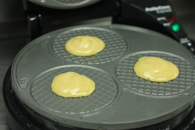 [Petit-chef-express-mini-waffle-cone-machine-1%255B4%255D.jpg]
