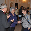 Dolník Erzsébet átveszi a Helytállásért-díjat 2011-ben.jpg