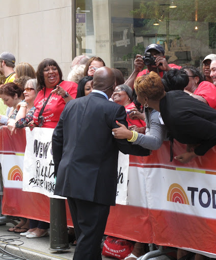 The ever-popular Al Roker greeting some fans