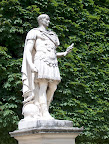 Statue in Jardin des Tuileries
