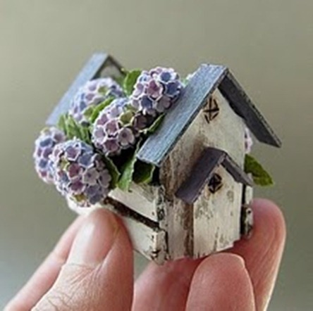 MiniPlants- Dollhouse Miniature Shabby Chic Birdhouse MiniPlants- Dollhouse Miniature Shabby Chic Birdhouse