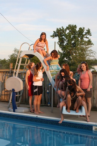[biblestudygirlsswimparty%2520094%255B3%255D.jpg]
