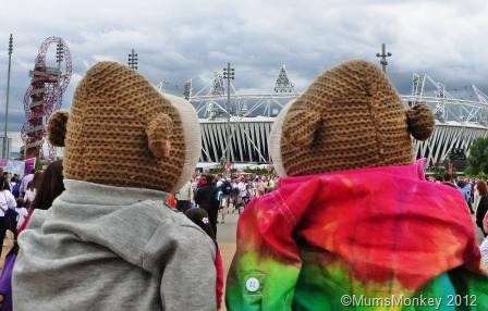 [London-2012-Olympic-Stadium8.jpg]