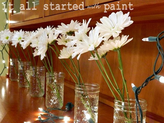 [Holiday-Table-Daisies-550x413-24.jpg]