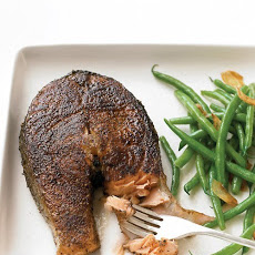 Seared Salmon with Garlicky Green Beans