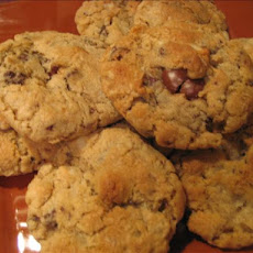 Ooie-Gooie-Chocolate -Caramel-Macadamia Chunk Cookies