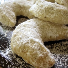Viennese Crescent Holiday Cookies