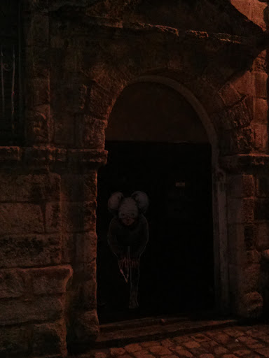 La Rochelle - Miriam On The Door