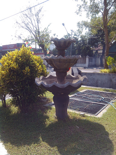 Pom Sooko Water Fountain