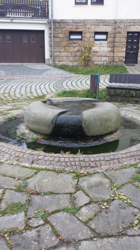 Steinbrunnen 