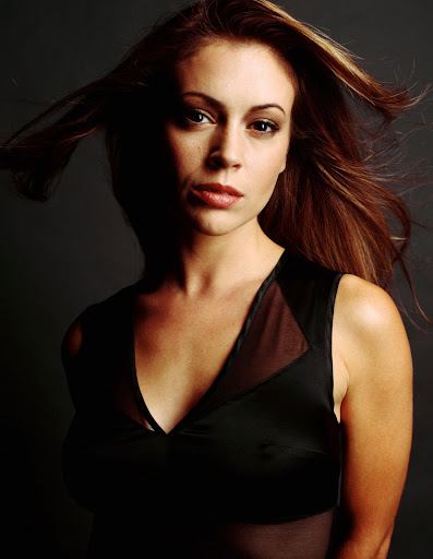 http://lh5.ggpht.com/1Gmartin/RSt4lEIhABI/AAAAAAAAA6Y/XDKYGUVvedU/Alyssa+Milano+274.jpg