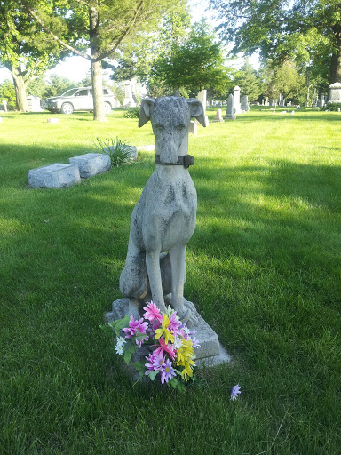Dog Statue Memorial