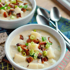Baked Potato Soup With Bacon, Green Onion & Cheddar