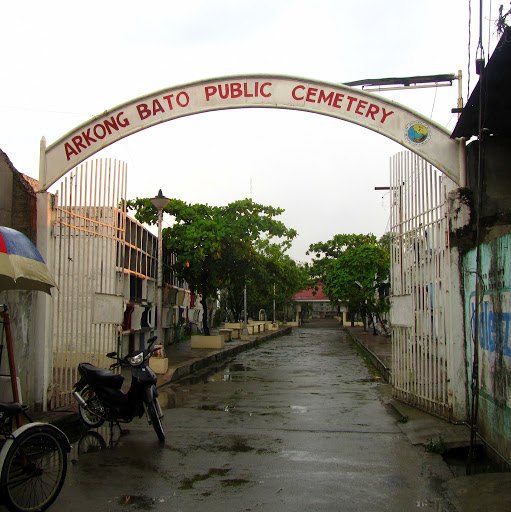 Arkong Bato Public Cemetery