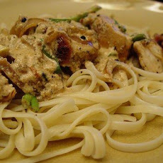 Creamy Chicken on Linguine