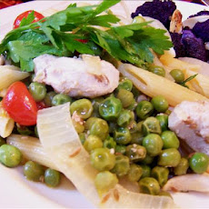 Pasta With Chicken and Spicy Peas