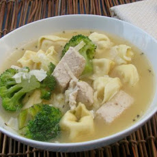 Chicken and Broccoli Tortellini Soup