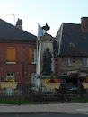 Monument Aux Morts De Charleval