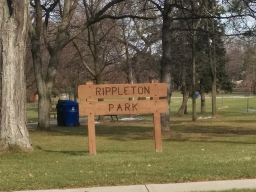 Rippleton Park Sign on Banbury Road