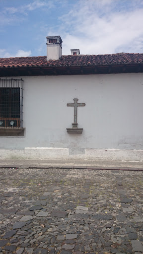 Cruz Calle Del Arco