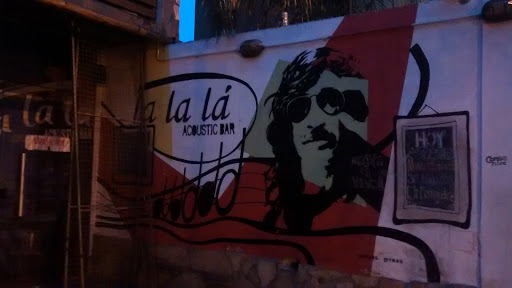 Graffiti La La La Bar
