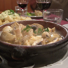 Mushrooms in Garlic Sauce (Champiñones Al Ajillo)