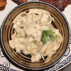 Yuk (Chicken Fettuccini)