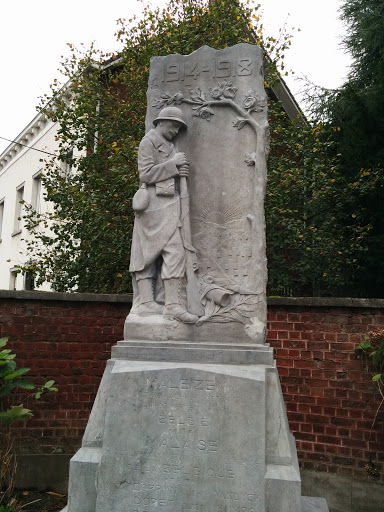 14-18 War Monument