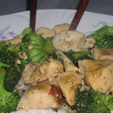 Chicken With Broccoli and Garlic Sauce (5 Points)