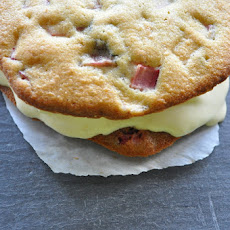 Mango Ice cream and Rhubarb cookie Sandwich