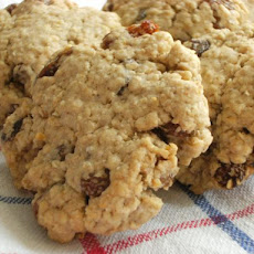 Old-Fashioned Oatmeal Raisin Cookies