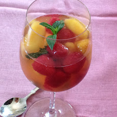 Minted Peaches and Raspberries In Rose'
