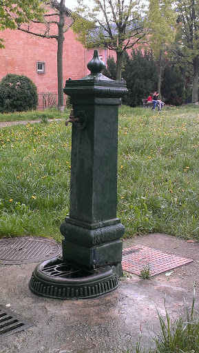 Storica Fontana Di Cascine Vica