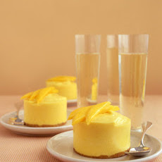 Frozen Mango-Cream Cakes
