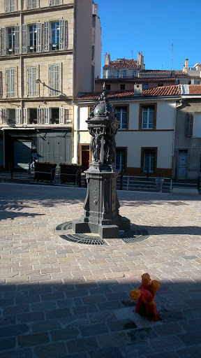 Fontaine Place Edmond Rostand