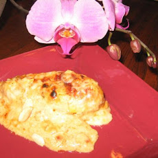 Chicken Breasts in Sour Cream-Almond Sauce